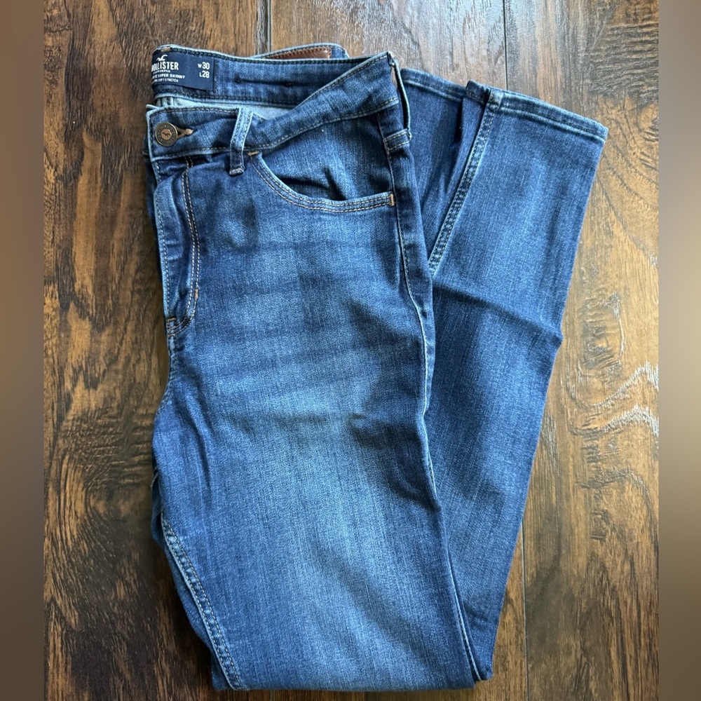 Hollister Women's ultra High Rise Crop Super Skinny stretch size 11